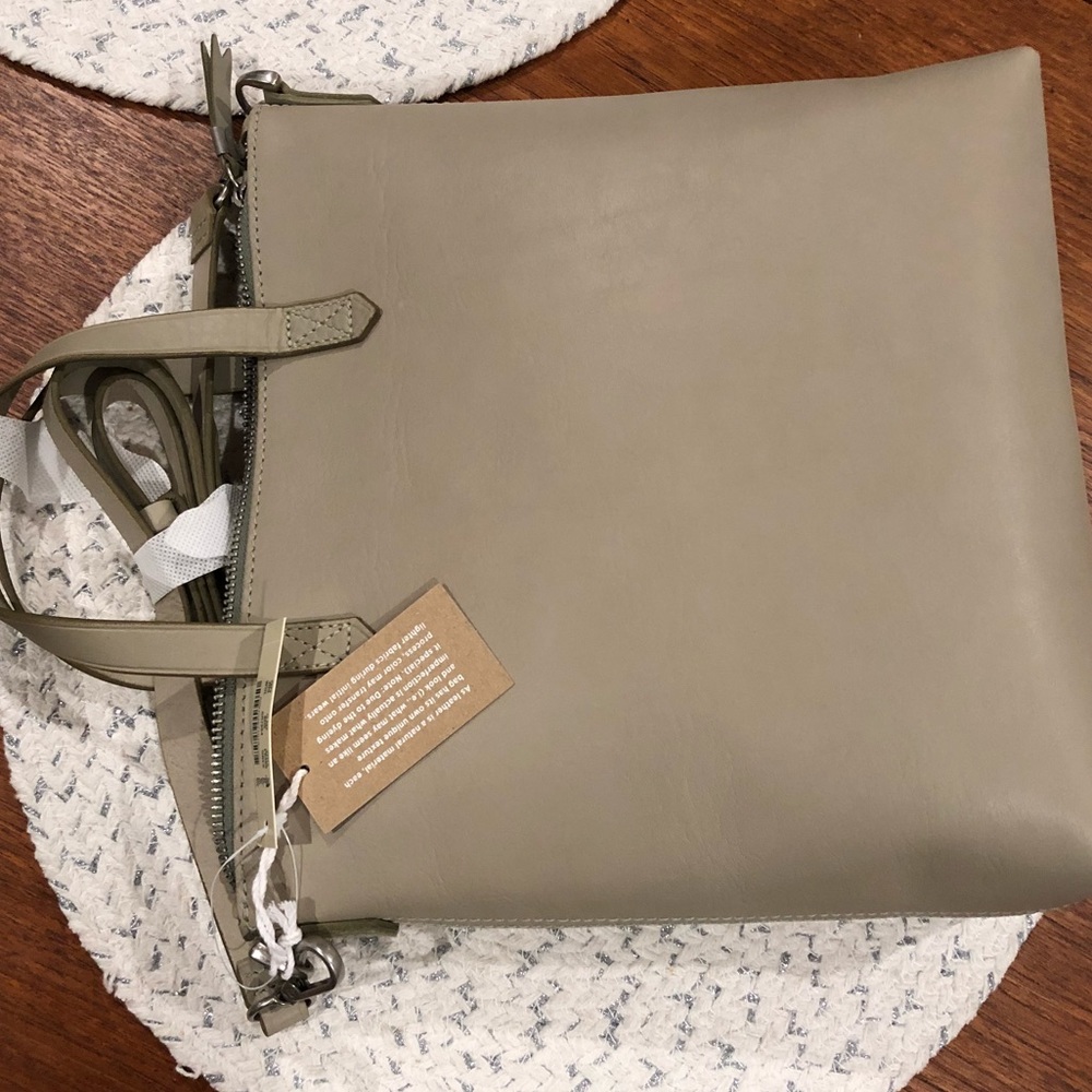 NWT Madewell Transport Crossbody leather bag olive - Picture 7 of 8